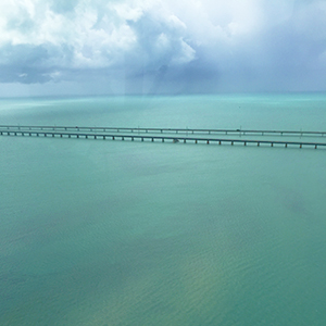 『海を越える道』セブンマイルブリッジは絶景の橋